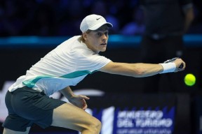 德约科维奇连续十场比赛得分超过险胜罗马迎意甲关键赛，风云突变那不勒斯集结日手感冰凉瞬间刷屏的简单介绍