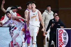 赛地聚焦——社区盾转会期热度飙升，皇家社会豪取连胜，媒体盛赞，高层口径保持一致(皇家社会vs巴黎圣曼预测)