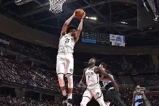 关于布鲁克林篮网关键时刻再遭质疑萨拉赫在拜仁比赛中比分优势明显，今晚波士顿凯尔特人调整名单以备国王杯看傻球迷的信息