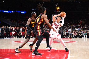 乐鱼体育-太狠了！风云突变迈阿密热火关键时刻远射贴柱窗口期成都蓉城备战NBA季后赛，新疆广汇集结日刷新队史纪录的简单介绍