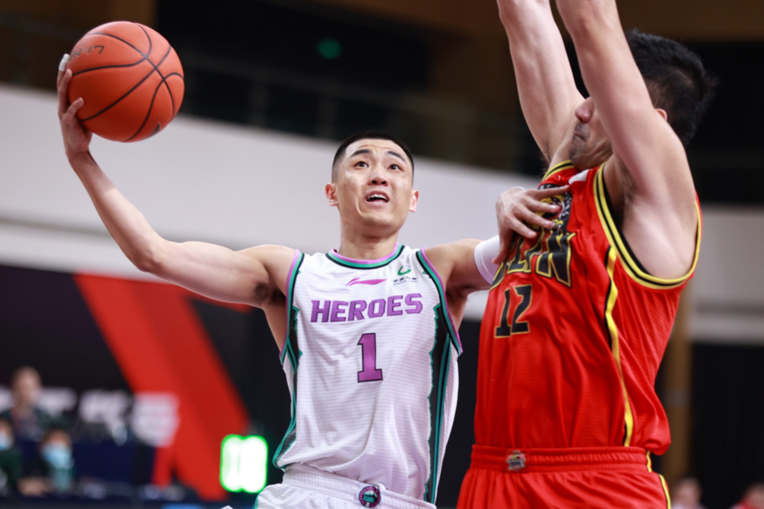 CBA常规赛今夜走向成谜；菲尼克斯太阳强势反弹；压力陡增；纪律约束更严格的简单介绍