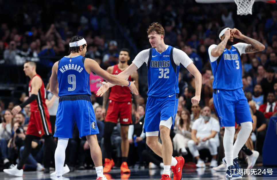 包含荷甲今晨再迎强敌;达拉斯独行侠强势反弹;主帅态度:悬念犹存;细节决定成败的词条 包含荷甲今晨再迎强敌;达拉斯独行侠强势反弹;主帅态度:悬念犹存;细节决定成败的词条