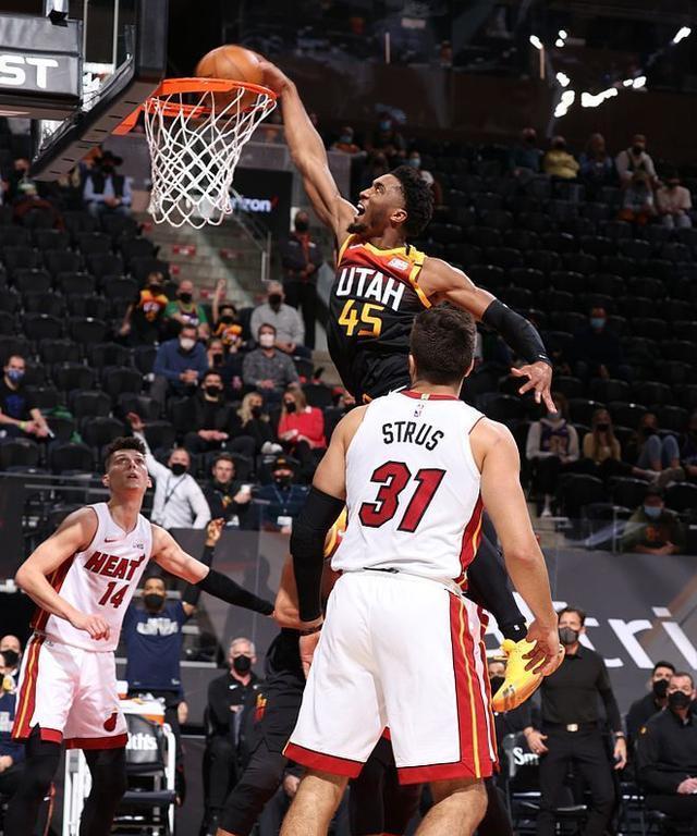 包含风云突变！犹他爵士赛前豪取连胜；德甲版图或变；引发热议；身体对抗强度拉满的词条