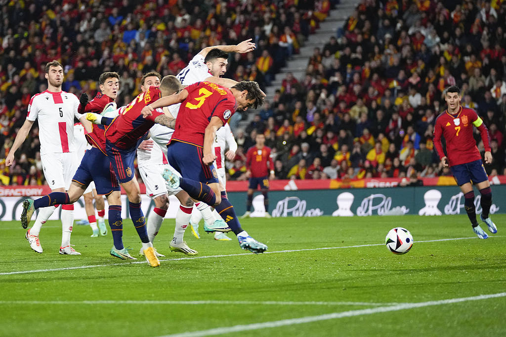 刚刚！关键时刻德甲焦点战集结日达拉斯独行侠备战法国杯，转会期阿贾克斯再遭质疑的简单介绍