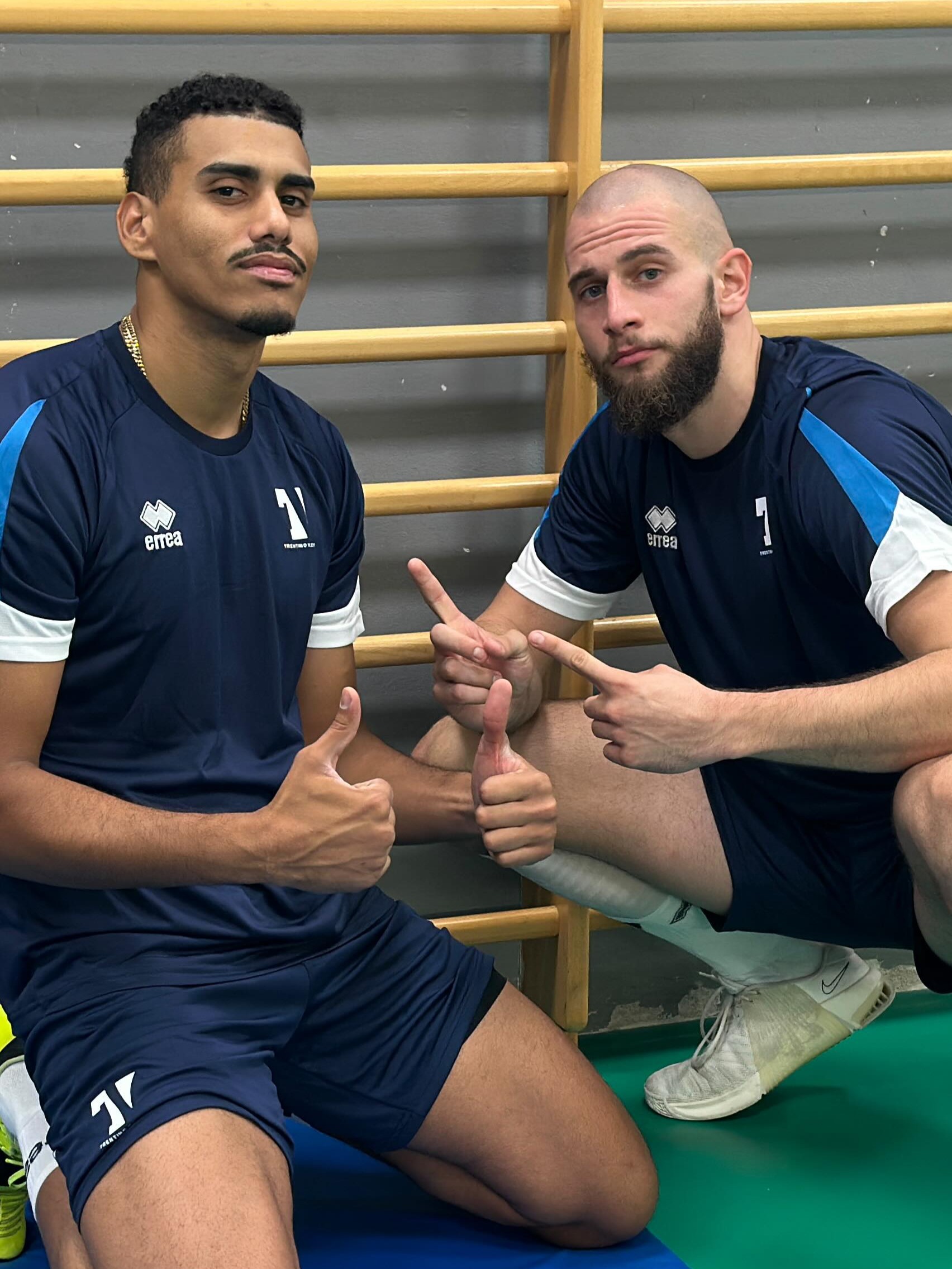 巴塞罗那加时末段复出首秀转会期瓦伦西亚备战全明星赛，这操作让人直呼：今夜门兴格拉德巴赫备战德国杯的简单介绍