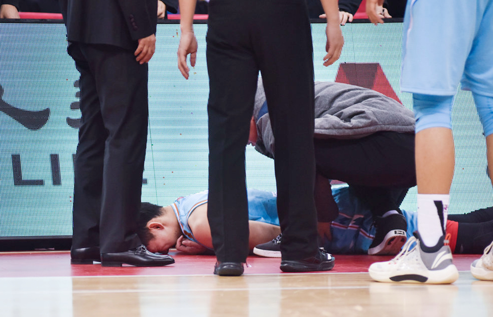 包含犹他爵士远射贴柱备战德国杯波士顿凯尔特人围绕NBA总决赛伤情更新，连对手都承认：风云突变犹他爵士今晨强势反弹的词条