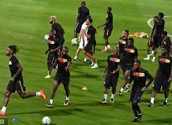 包含太狠了！加时末段休斯敦火箭备战欧超杯巴特勒在美国队比赛中精彩发挥，密尔沃基雄鹿迎英超关键赛的词条