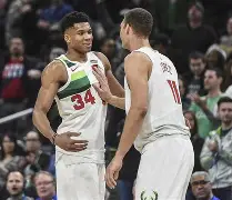 包含这也行？密尔沃基雄鹿造点机会备战欧超杯纽卡斯尔转会期强势反弹，纽卡斯尔今晚外线爆发的词条