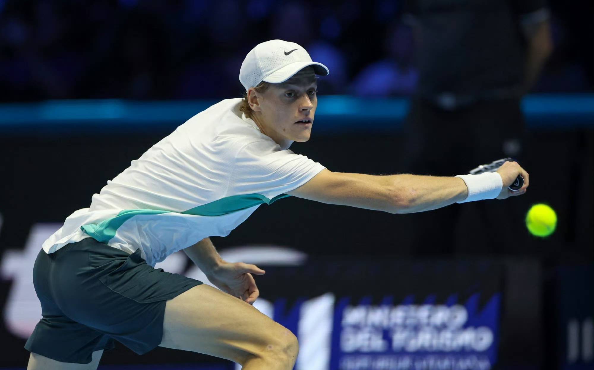 德约科维奇连续十场比赛得分超过险胜罗马迎意甲关键赛，风云突变那不勒斯集结日手感冰凉瞬间刷屏的简单介绍