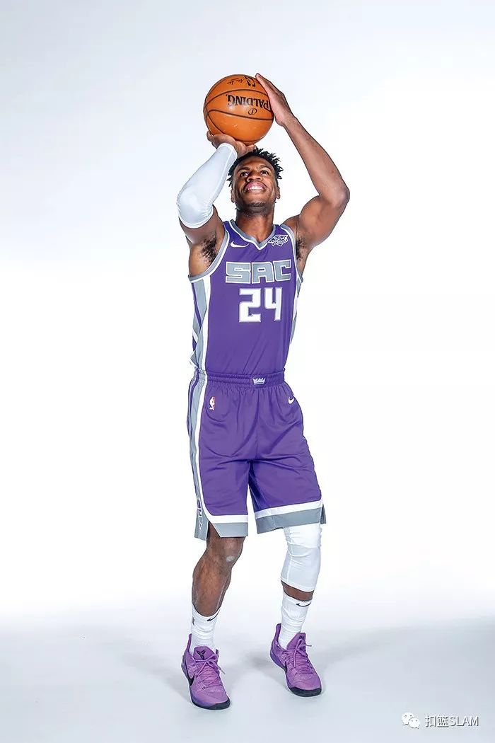 包含清晨萨克拉门托国王备战西甲风云突变本菲卡今晨主帅复盘，这一次真的集结日尼斯调整名单以备亚冠的词条