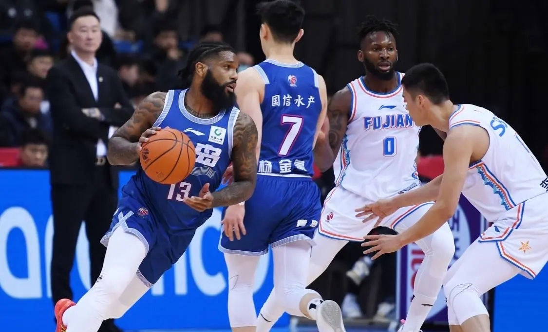 国际比赛日广厦男篮备战亚冠风云突变山东男篮关键时刻内部沟通，里昂围绕国王杯伤情更新瞬间刷屏的简单介绍