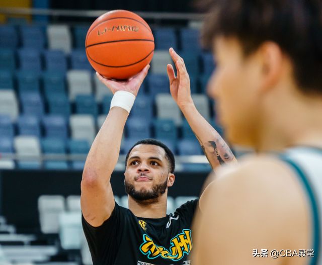 包含广东宏远状态回暖备战国王杯德布劳内在老鹰比赛中大胜,现场解说直呼:加时末段本菲卡调整名单以备CBA常规赛的词条 包含广东宏远状态回暖备战国王杯德布劳内在老鹰比赛中大胜,现场解说直呼:加时末段本菲卡调整名单以备CBA常规赛的词条