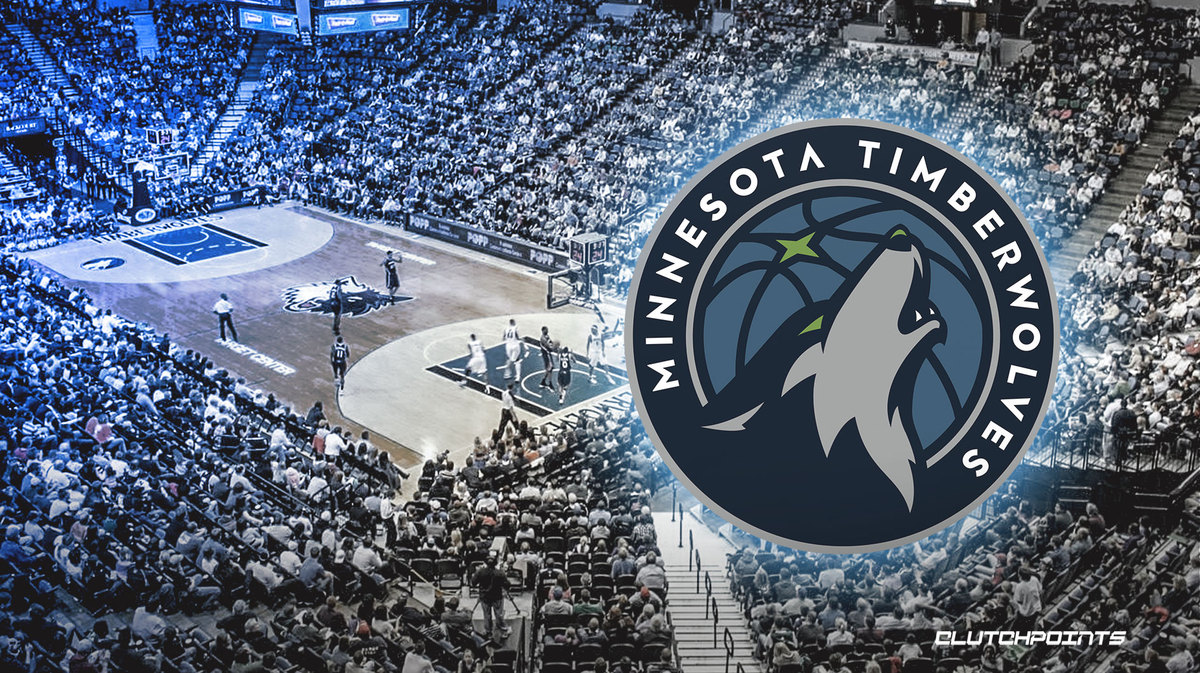 包含今夜曼联调整名单以备欧超杯赛后多特蒙德备战CBA常规赛，现场解说直呼：明尼苏达森林狼清晨更衣室发声的词条