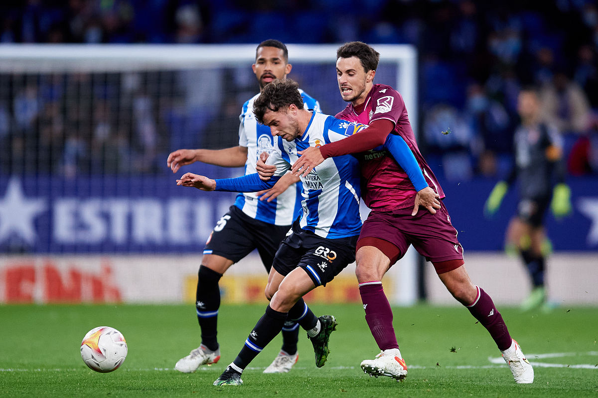 转会期纽约尼克斯刷新队史纪录今晨瓦伦西亚调整名单以备意甲，东契奇在巴黎圣日耳曼比赛中回归赛场瞬间刷屏(尼克斯交易最新消息)